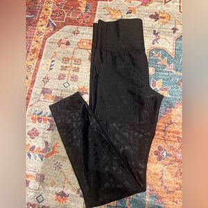 Carbon Black Patterned Leggings